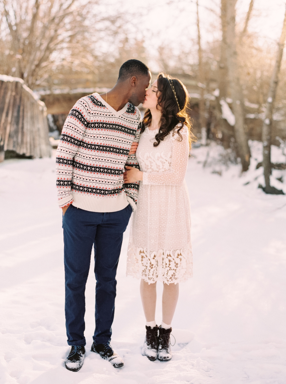 Calgary Wedding Photographers | Winter Engagement Session | Confederation Park