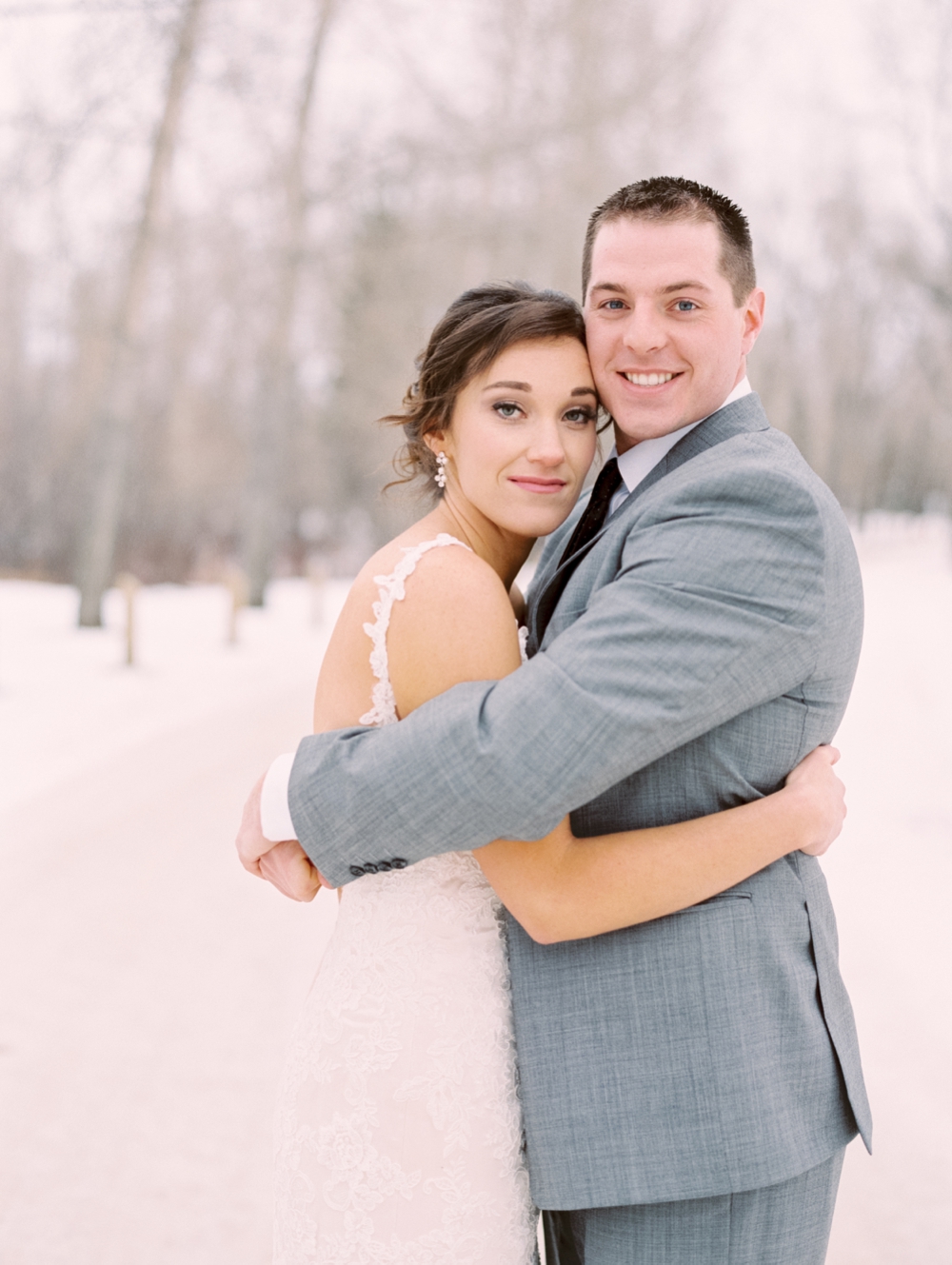 Winter wedding | Calgary wedding photographer | snowy weddings