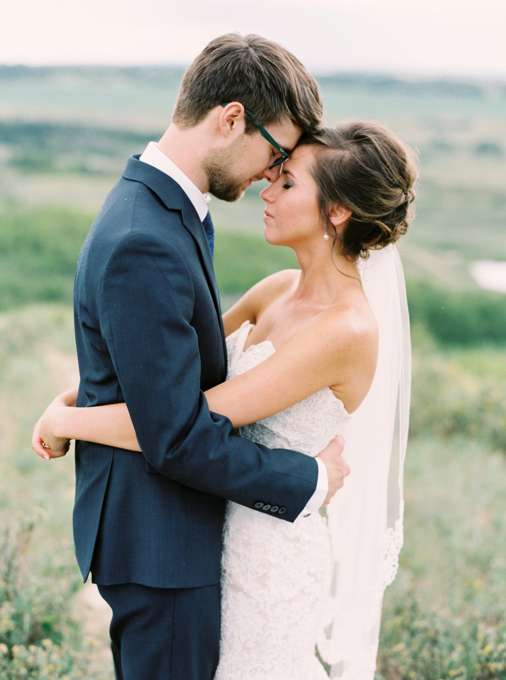 Calgary Wedding Photographers | Cochrane Ranchehouse Wedding | Cochrane wedding photography | Country wedding | outdoor wedding ceremony