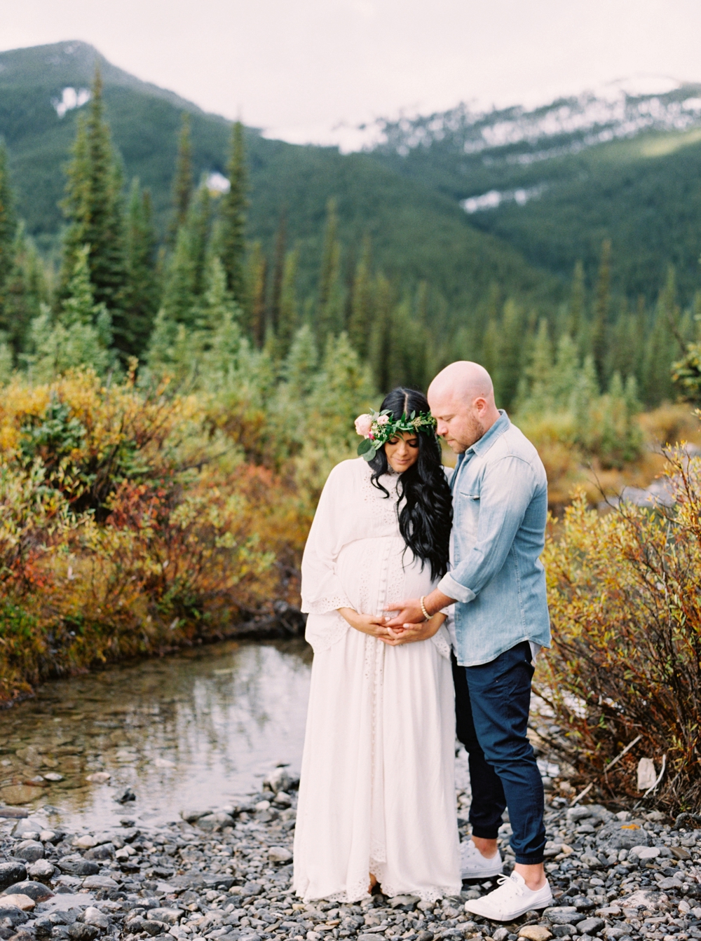 Calgary Maternity Photographers | Pregnancy Photography | Convey The Moment Blogger | Canmore Banff Maternity Session