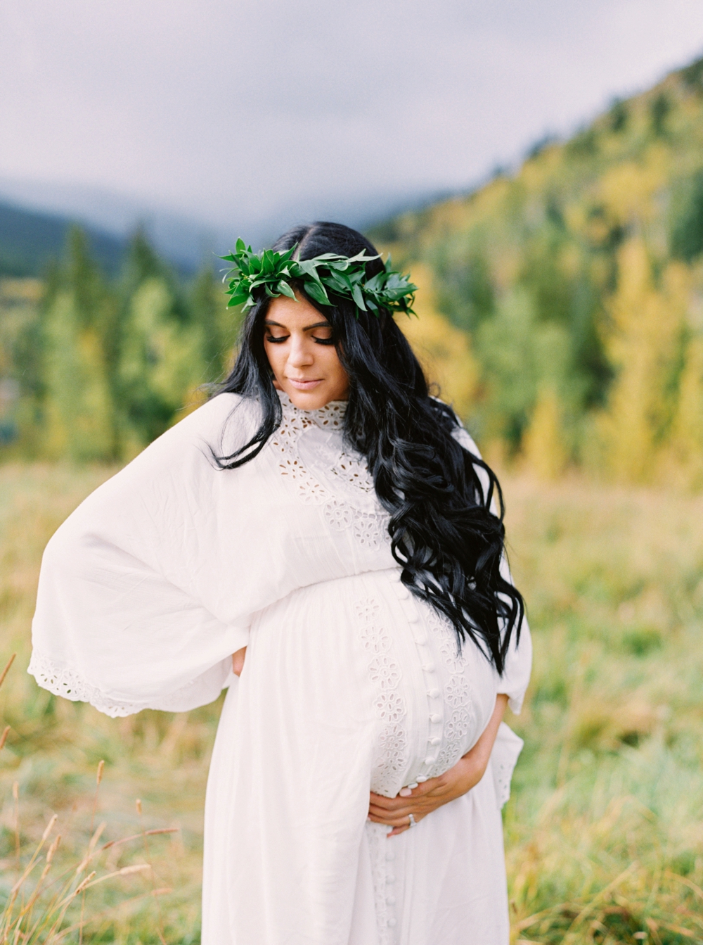 Calgary Maternity Photographers | Pregnancy Photography | Convey The Moment Blogger | Canmore Banff Maternity Session