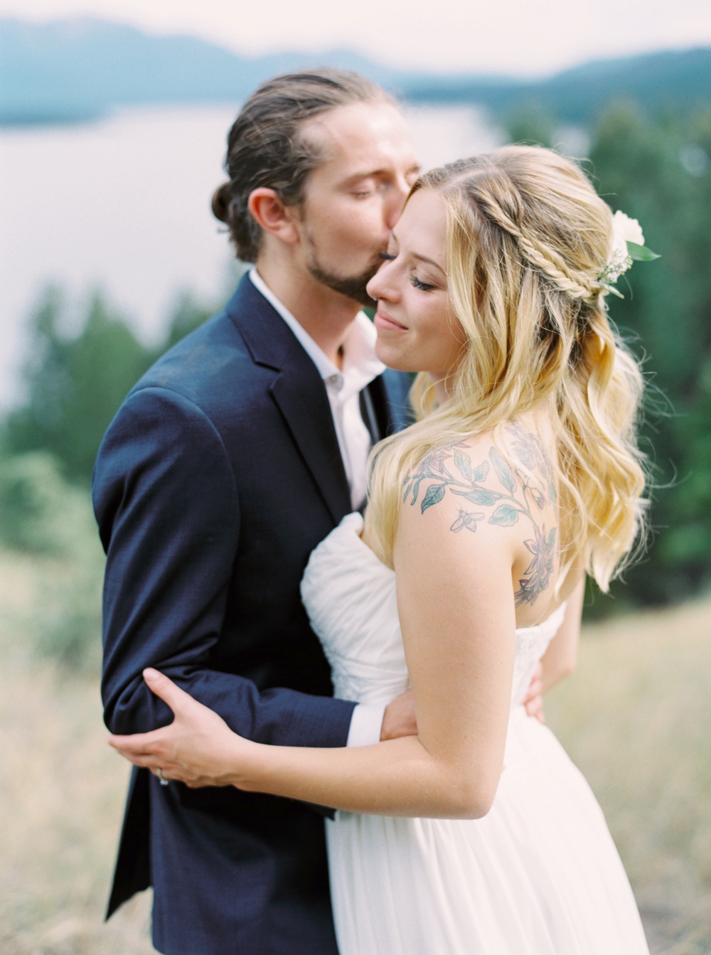 Calgary Wedding Photographers | Invermere British Columbia Wedding | Mountain Weddings | Trendy Wedding with DIY Terariums 
