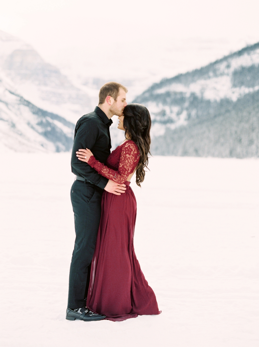 Lake Louise Wedding Photographer | Lake Louise Engagement Session | Winter snowy session | Rocky Mountains | Calgary wedding photography