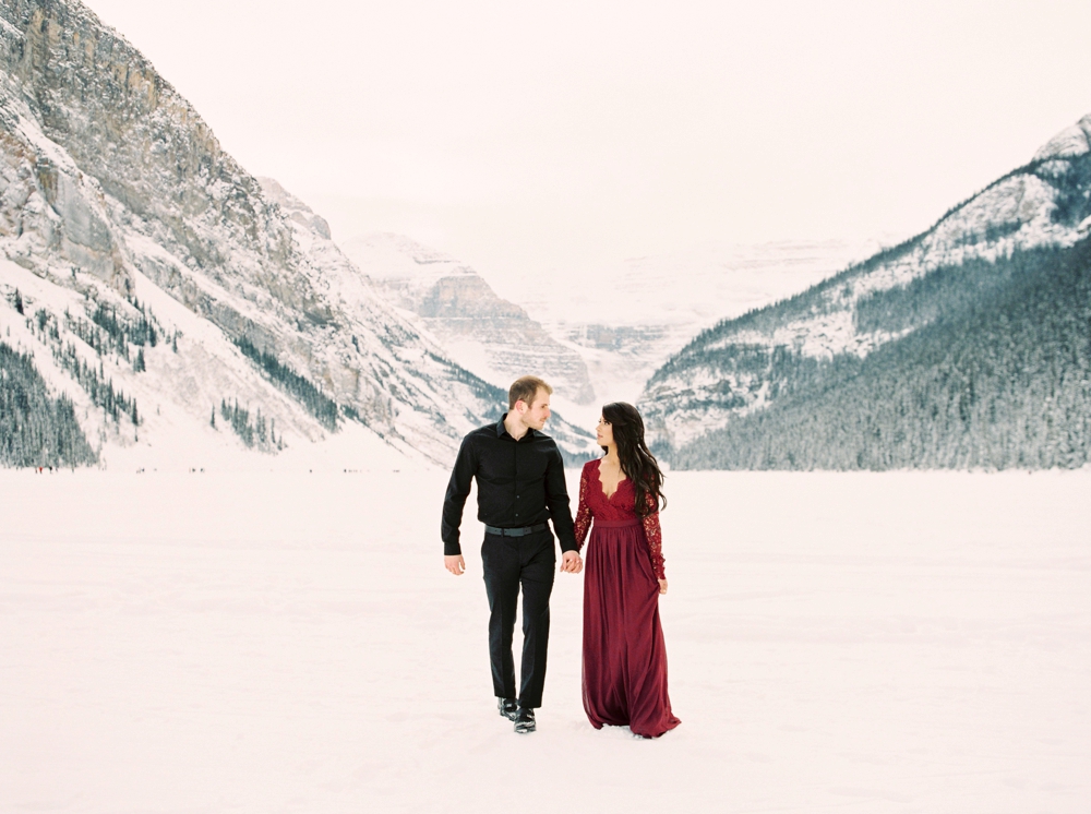 Lake Louise Wedding Photographer | Lake Louise Engagement Session | Winter snowy session | Rocky Mountains | Calgary wedding photography