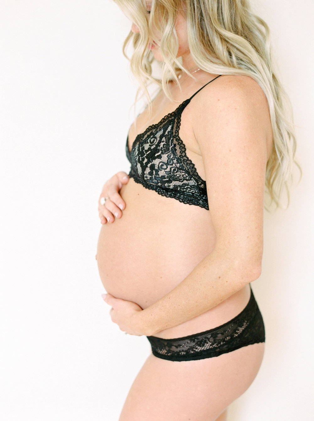 Calgary maternity photographers | calgary wedding photography | family photographer | fine art film Justine Milton Photography