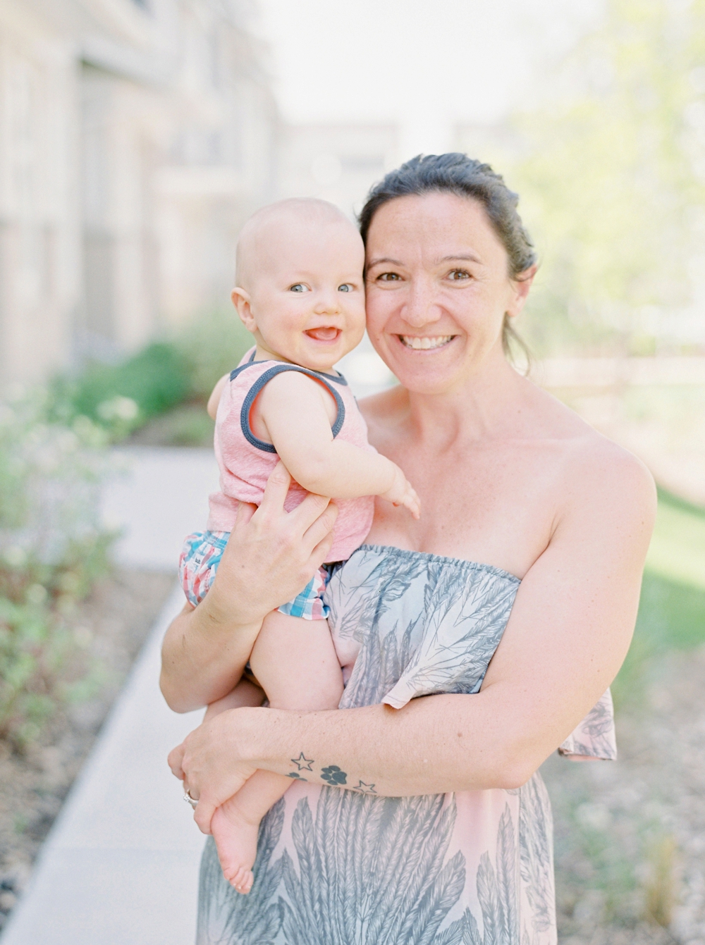 Calgary Family photographers | calgary baby moms group photography