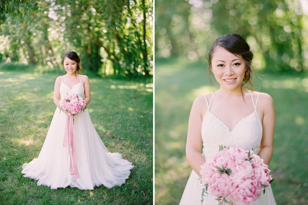 Bridal portrait pink peony bouquet | BHLDN wedding dress | Justine milton fine art wedding photographers | calgary wedding at the lake house