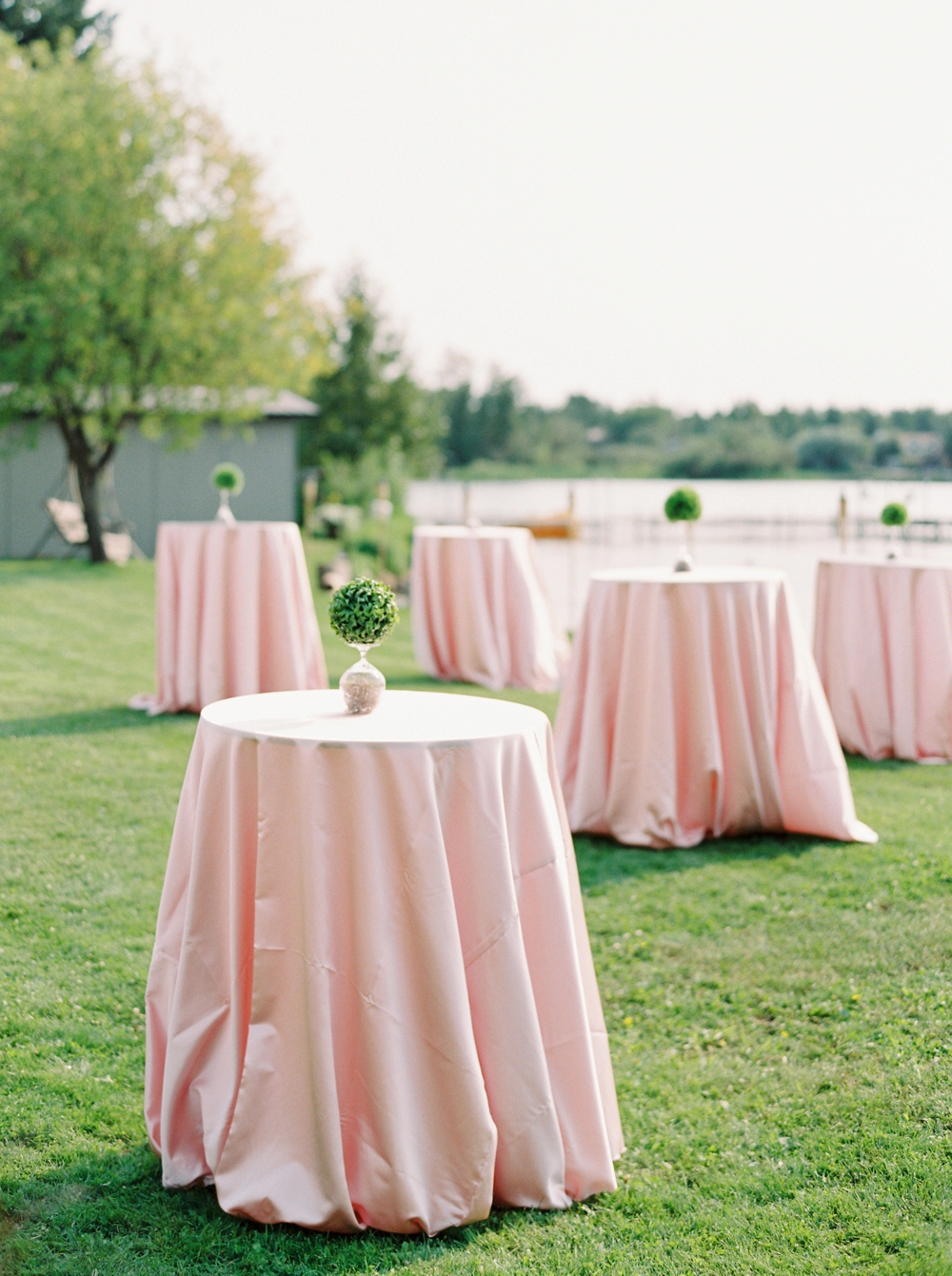 Edmonton Wedding Photographers | Cocktail table decor Wizard Lake | Justine Milton Fine Art Film Photography