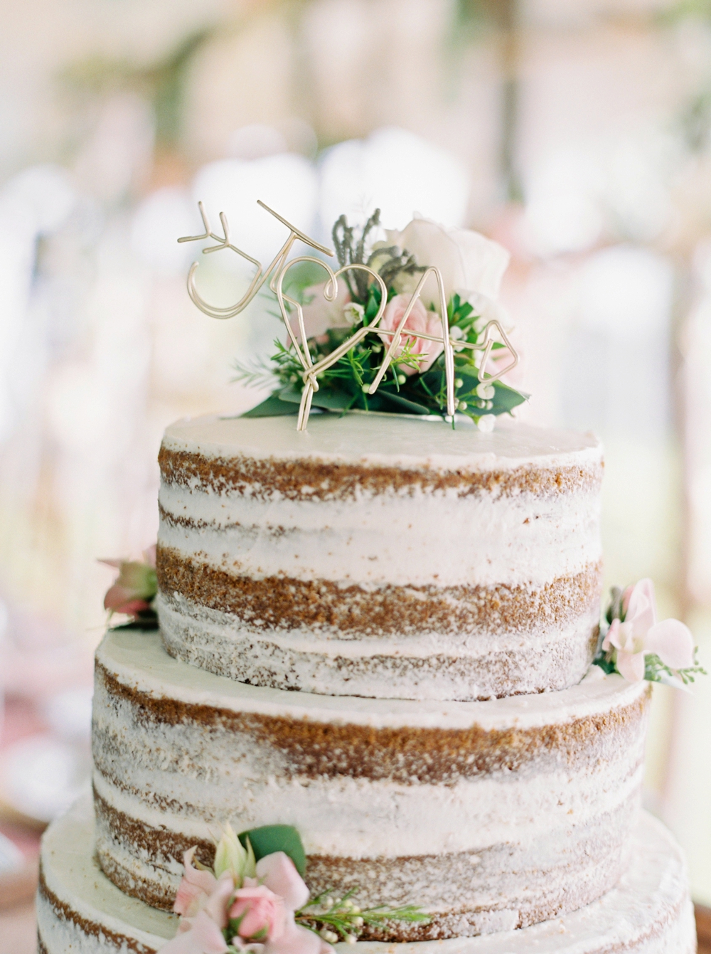 Edmonton Wedding Photographers | wedding cake Wizard Lake | Justine Milton Fine Art Film Photography