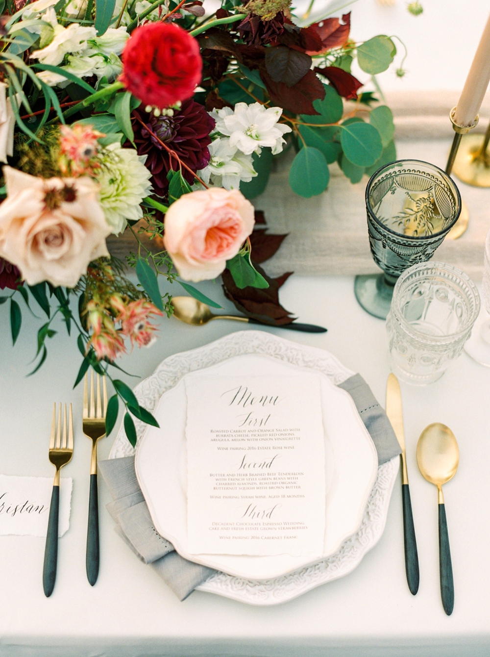 wedding table decor | Painted Rock Winery | Penticton wedding photographer | Kelowna Wedding photography | Okanagan Wedding photographers | Justine Milton fine art film 