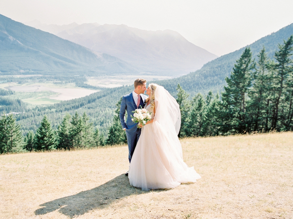 Bride and Groom portrait | Banff Rocky Mountain Wedding Photographers | Justine Milton fine art film photography