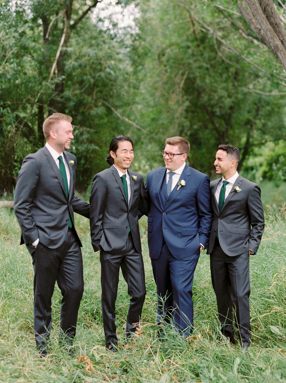 Calgary wedding photographers | The lake house wedding | Wedding Party Bridesmaids Emerald Green Dresses | Justine Milton Photography