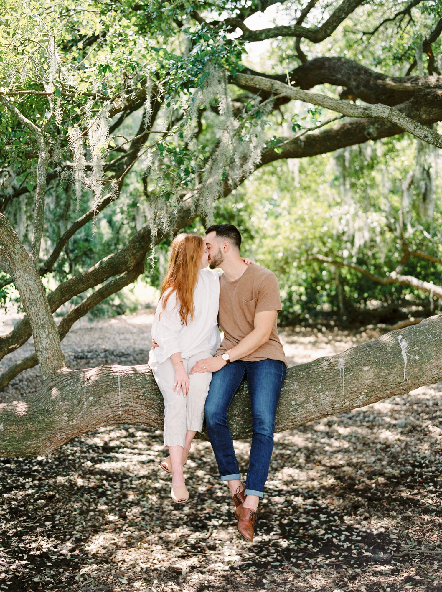 Charleston wedding photographers | charleston anniversary | Justine Milton fine art film Photography | south carolina anniversary | couple | kissing