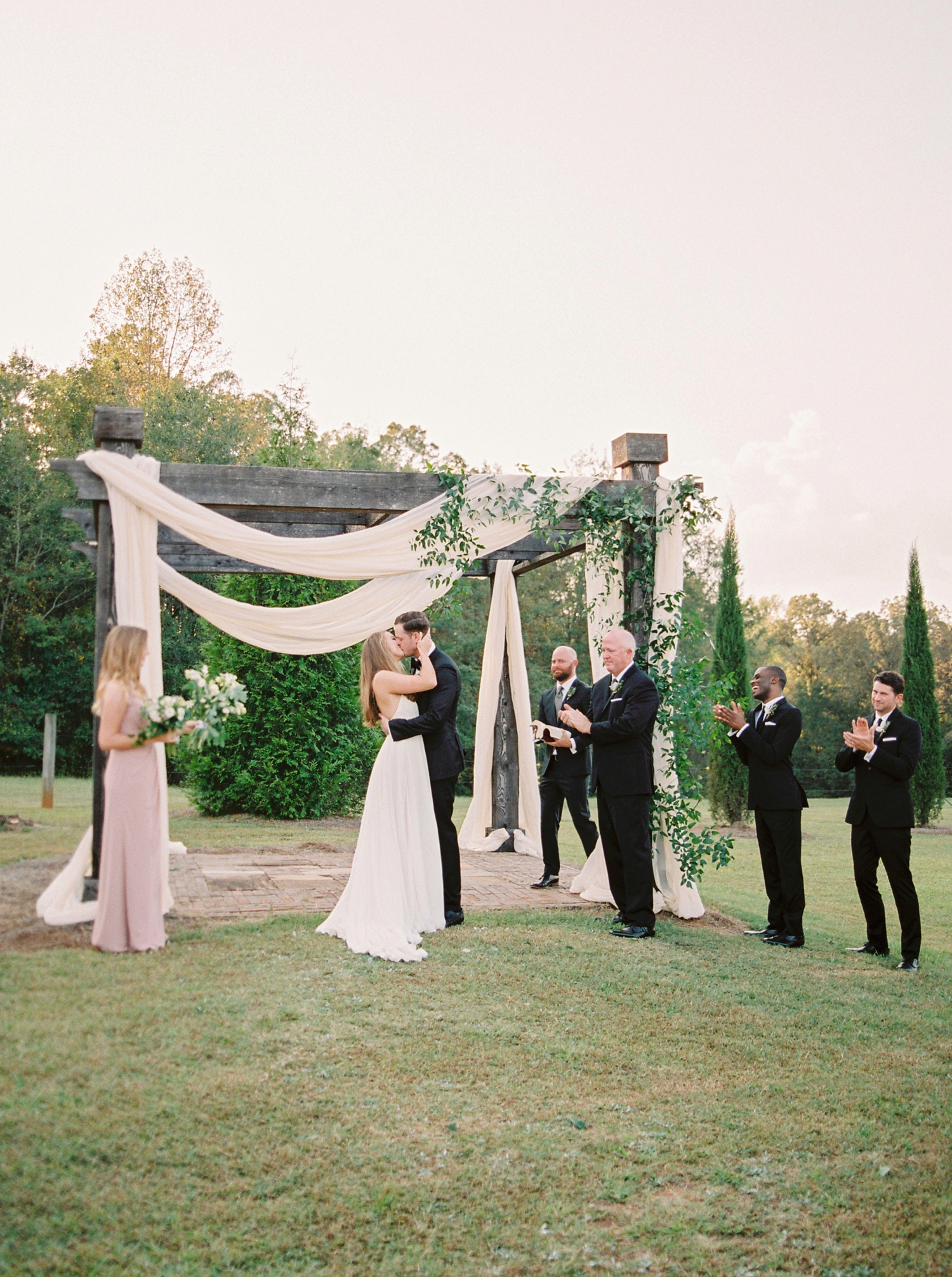 Calgary wedding photographers | georgia wedding photographers | fine art film | Justine Milton Photography | georgia wedding | wedding ceremony | wedding vows 
