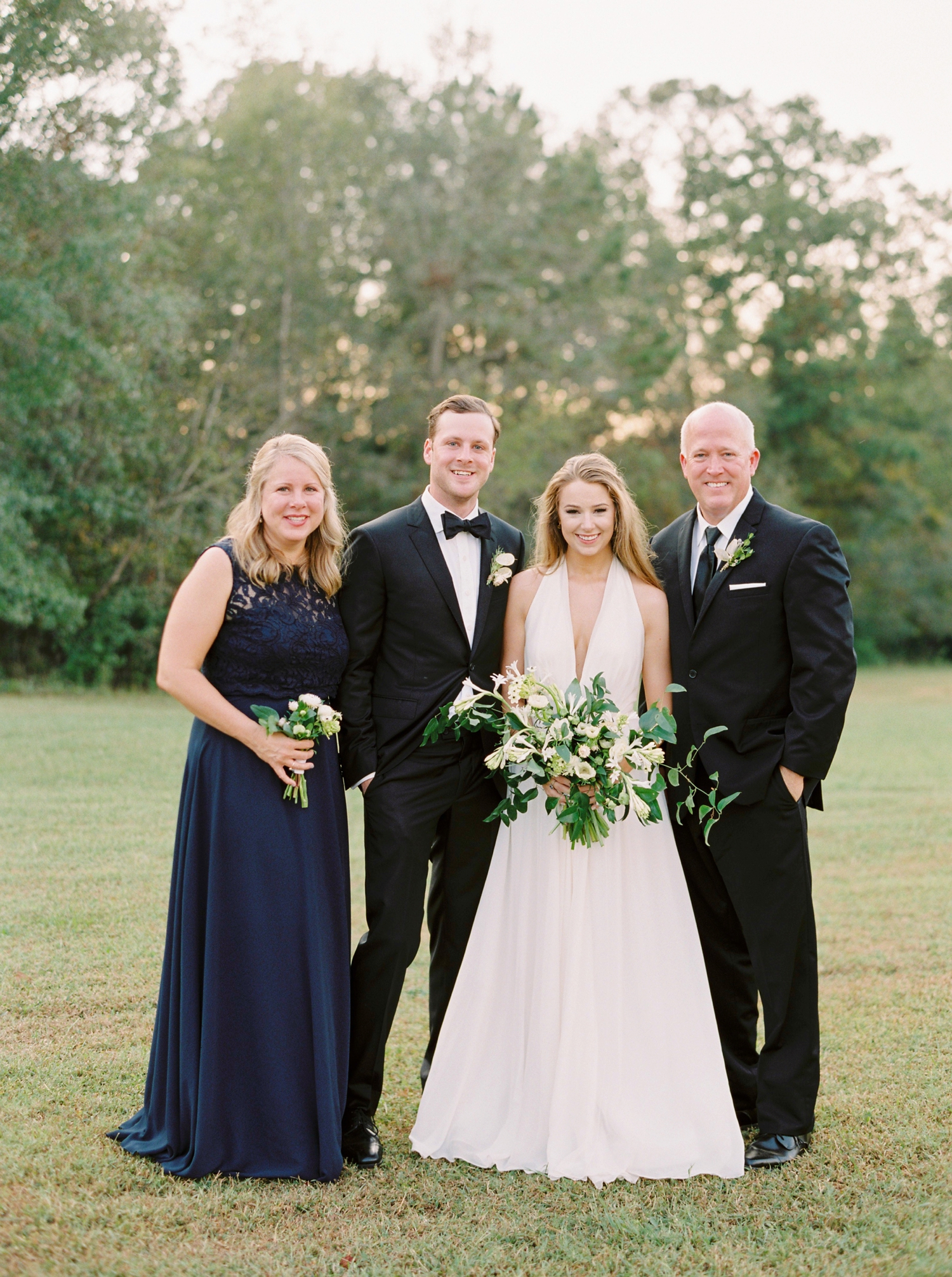 Calgary wedding photographers | georgia wedding photographers | fine art film | Justine Milton Photography | georgia wedding | family portraits | wedding party