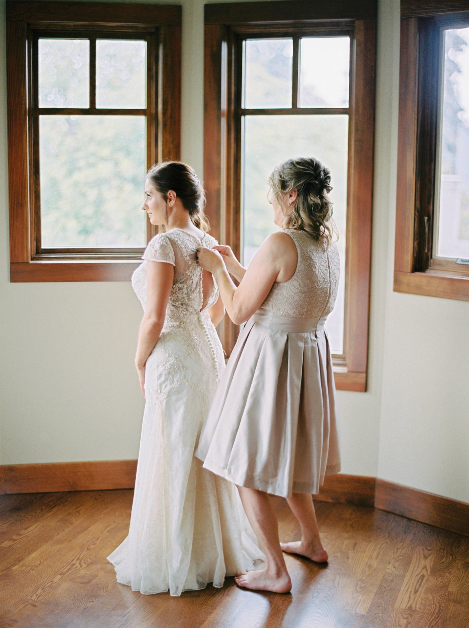 Calgary wedding photographers | wedding dress | fine art film | Justine Milton Photography | wedding inspiration 