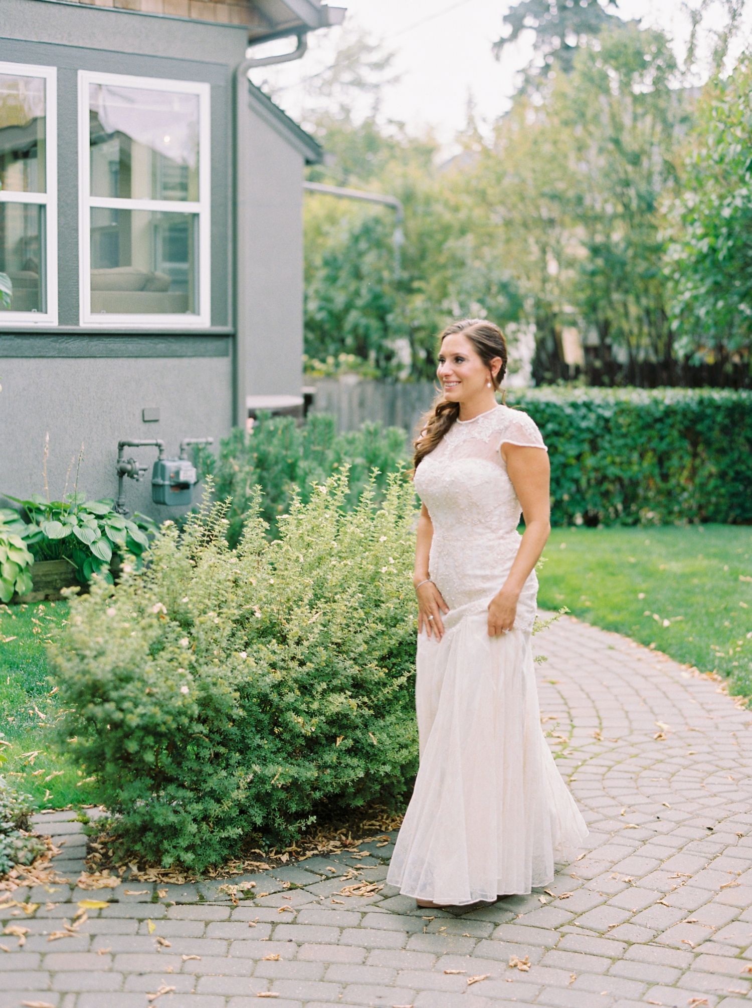 Calgary wedding photographers | fine art film | Justine Milton Photography | wedding inspiration | bridesmaids | wedding dress | bride portraits