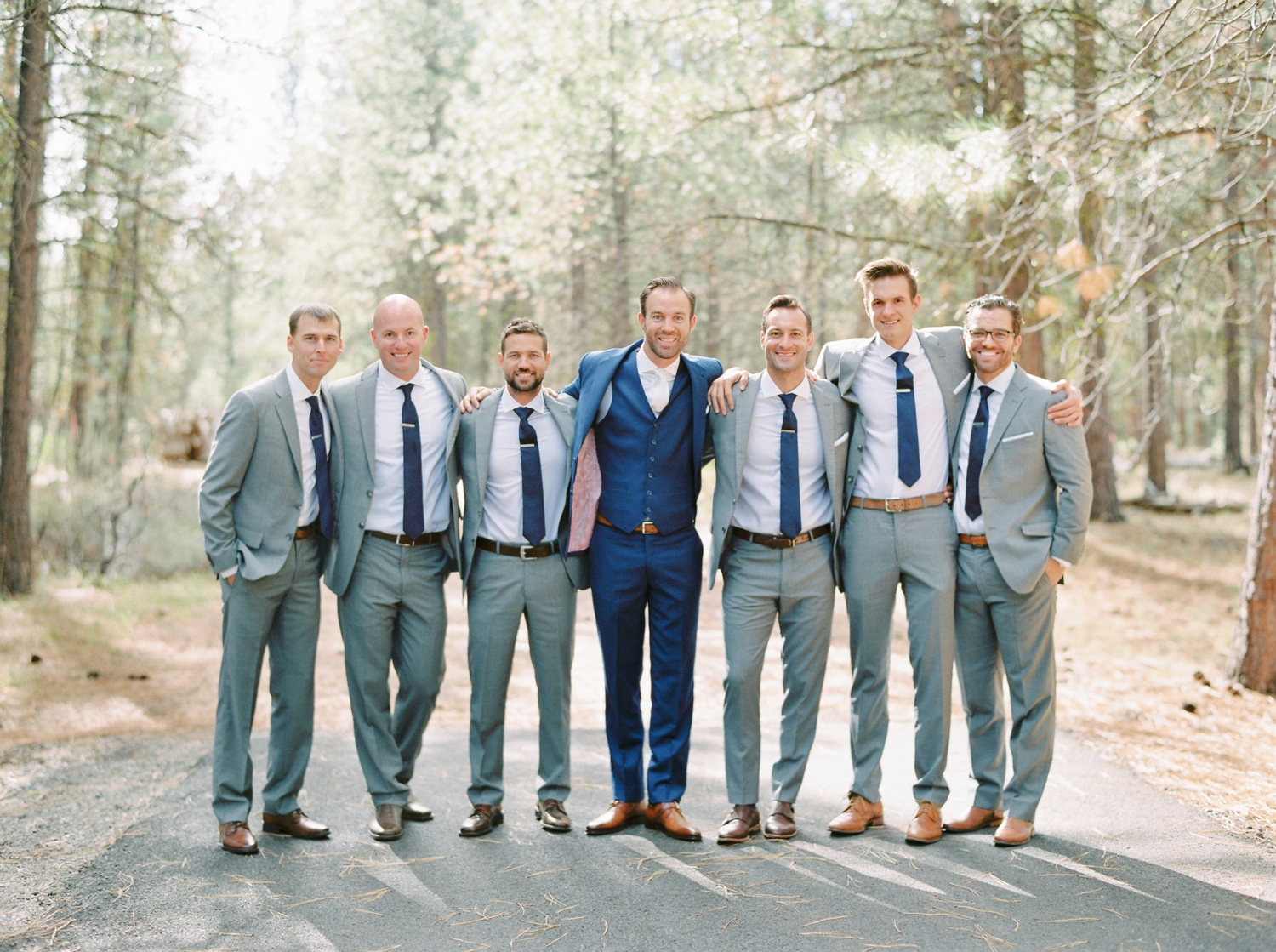 Calgary wedding photographers | oregon wedding photographers | fine art film | Justine Milton Photography | oregon wedding | groom portraits | groomsmen portraits | grey suit | blue suit