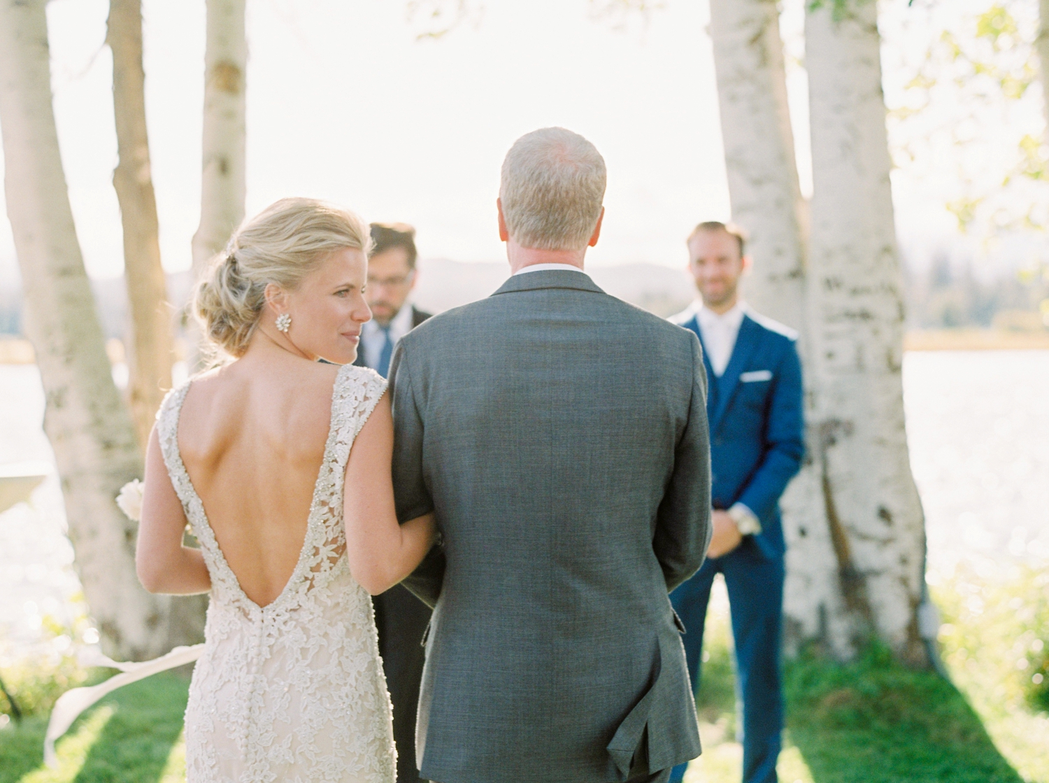 Calgary wedding photographers | oregon wedding photographers | fine art film | Justine Milton Photography | oregon wedding | wedding ceremony | walking down the aisle | father and daughter