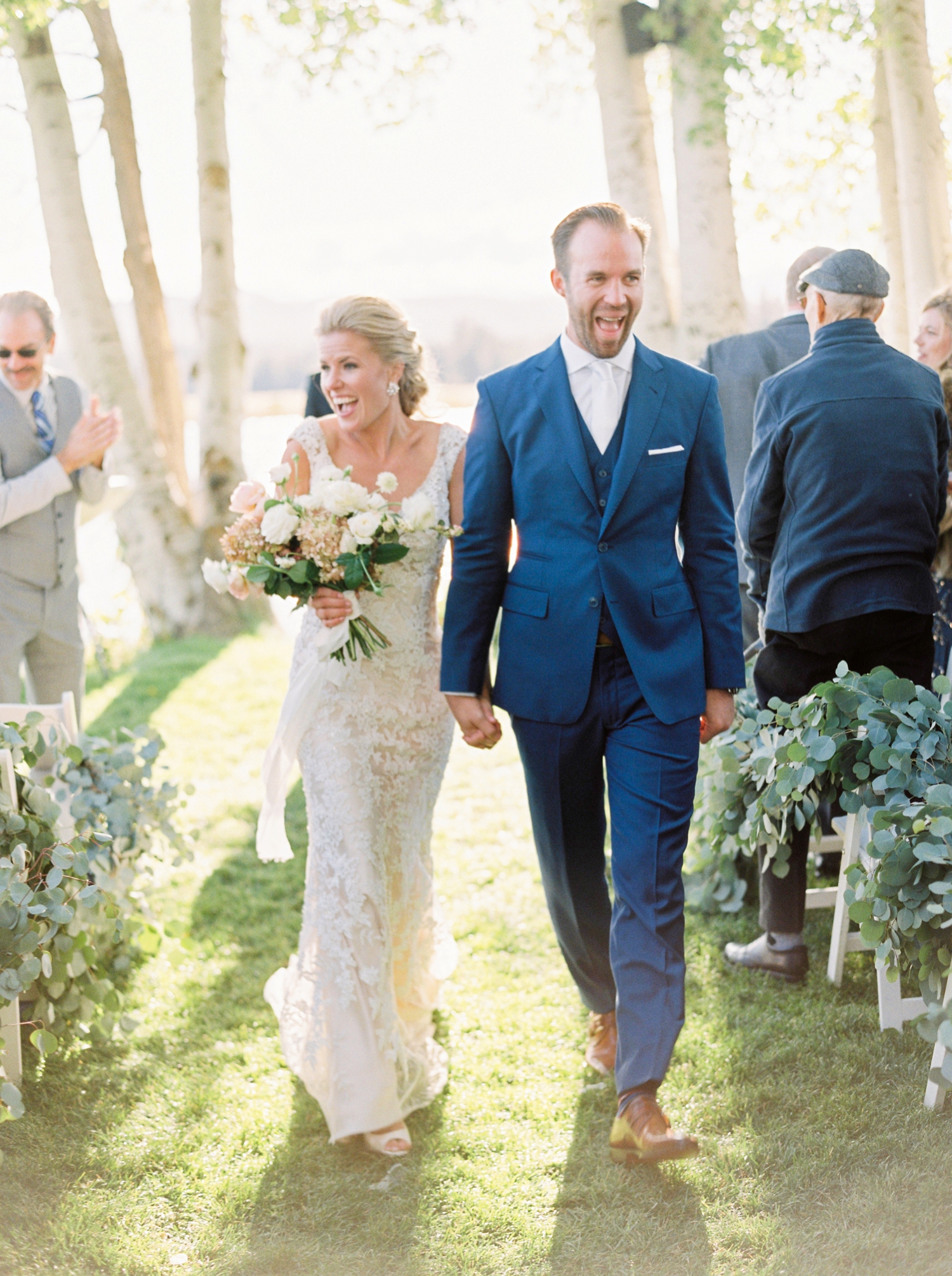 Calgary wedding photographers | oregon wedding photographers | fine art film | Justine Milton Photography | oregon wedding | wedding ceremony | bride and groom | just married