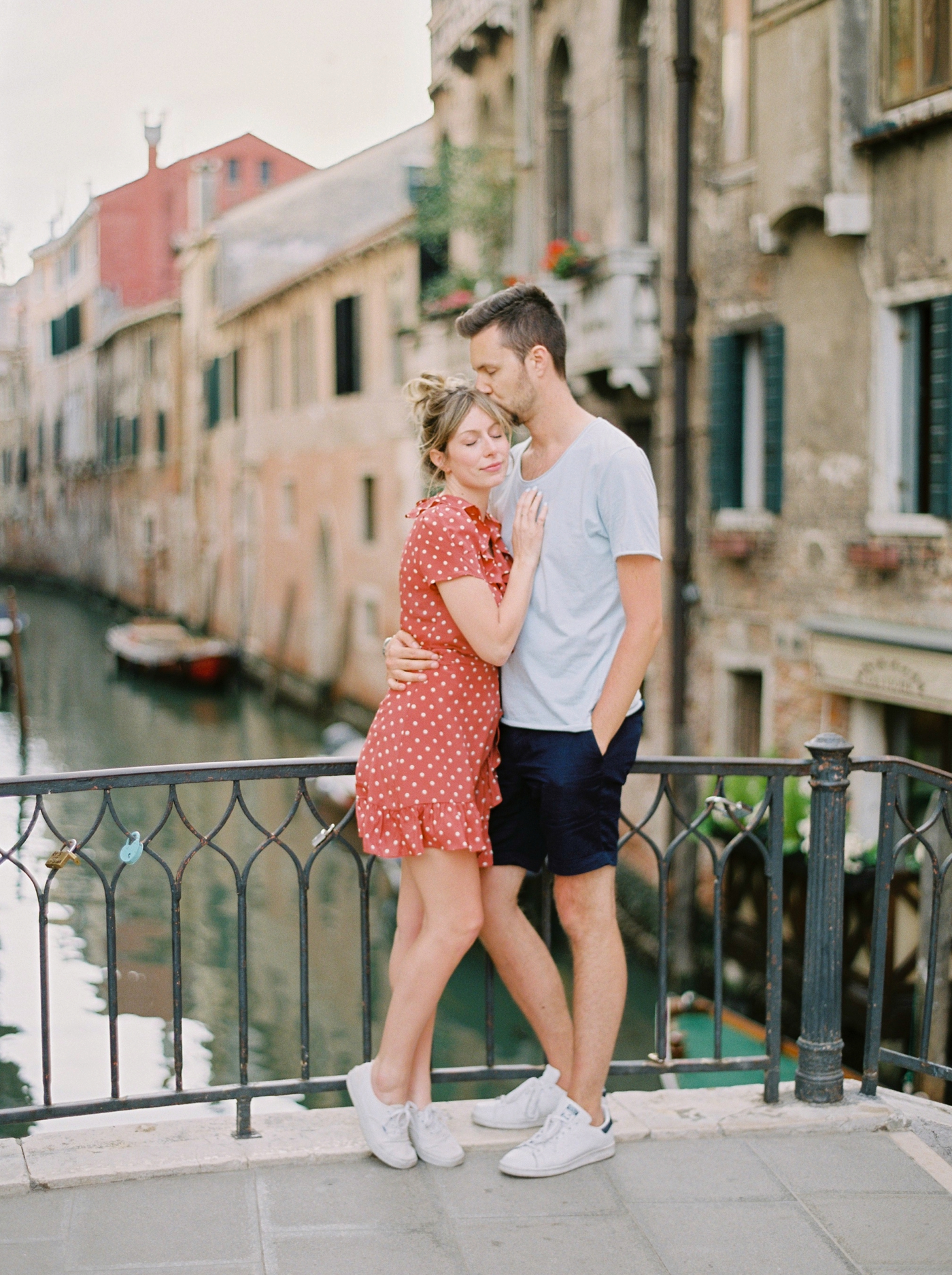 fashion and travel bloggers in Venice italy | couples photo session venice canals italy with Justine milton film photography