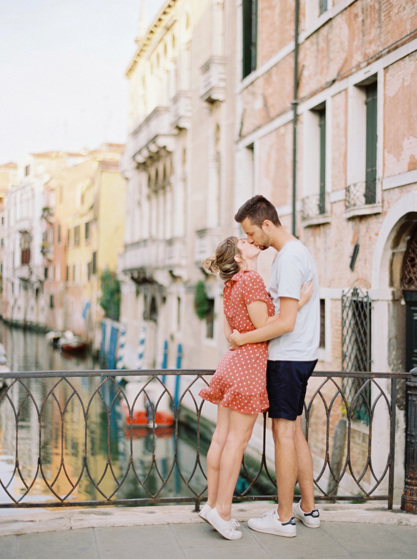 fashion and travel bloggers in Venice italy | couples photo session venice canals italy with Justine milton film photography