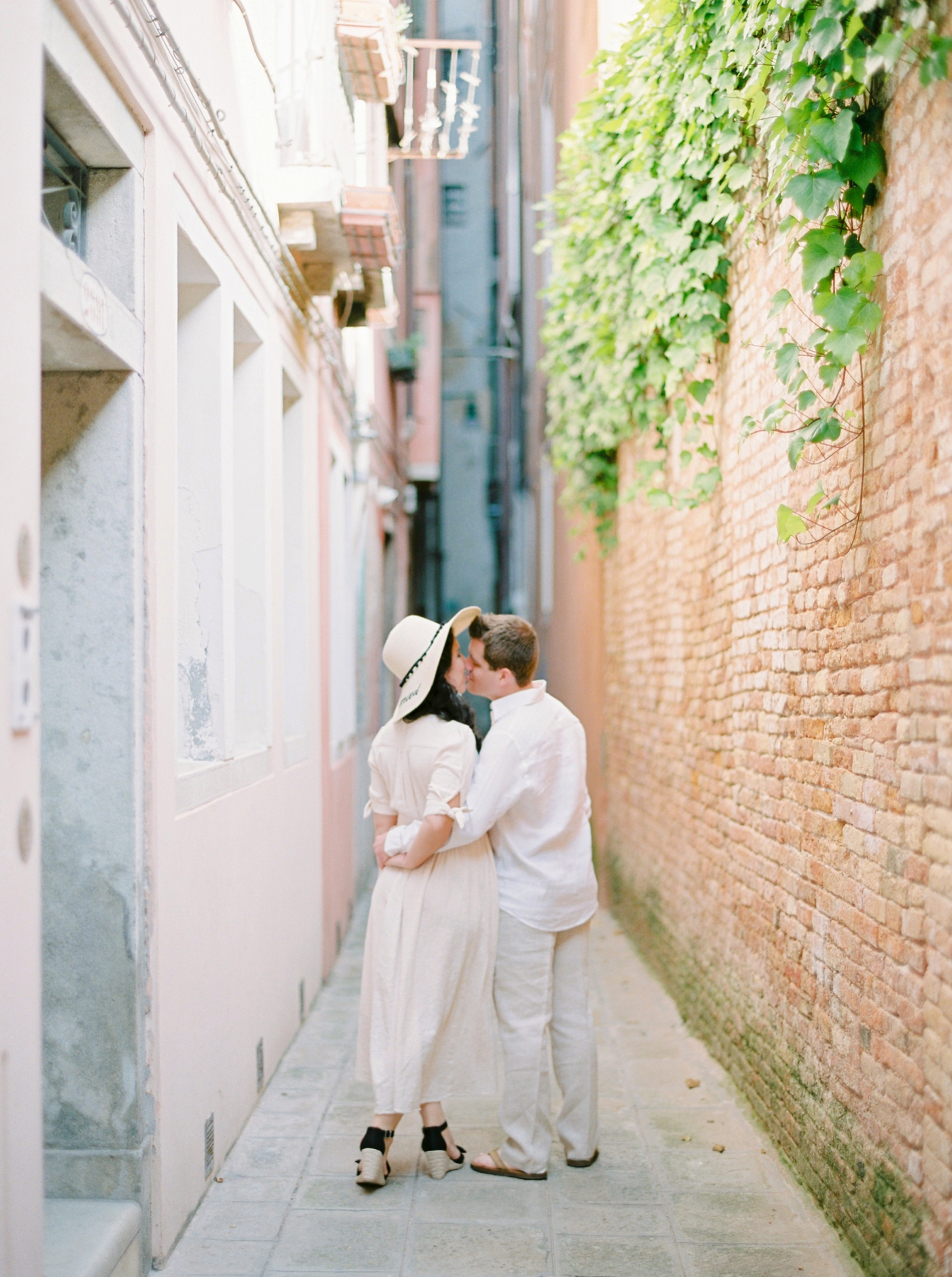 Venice italy wedding photographers | couples honeymoon session | exploring venice canals with film photographer justine milton