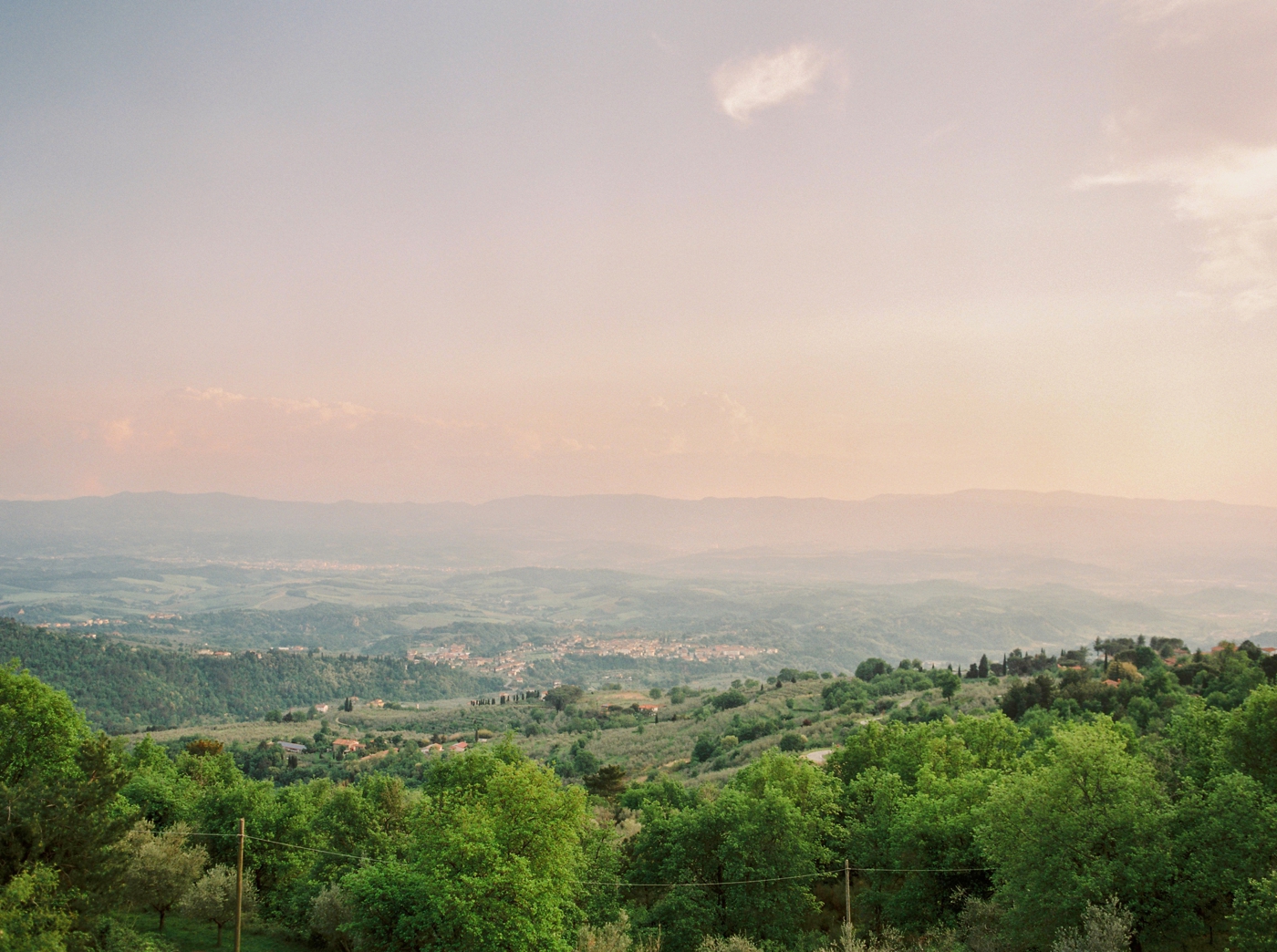 tuscany wedding photographers | bride and groom in a tuscan countryside | justine milton fine art film photographer