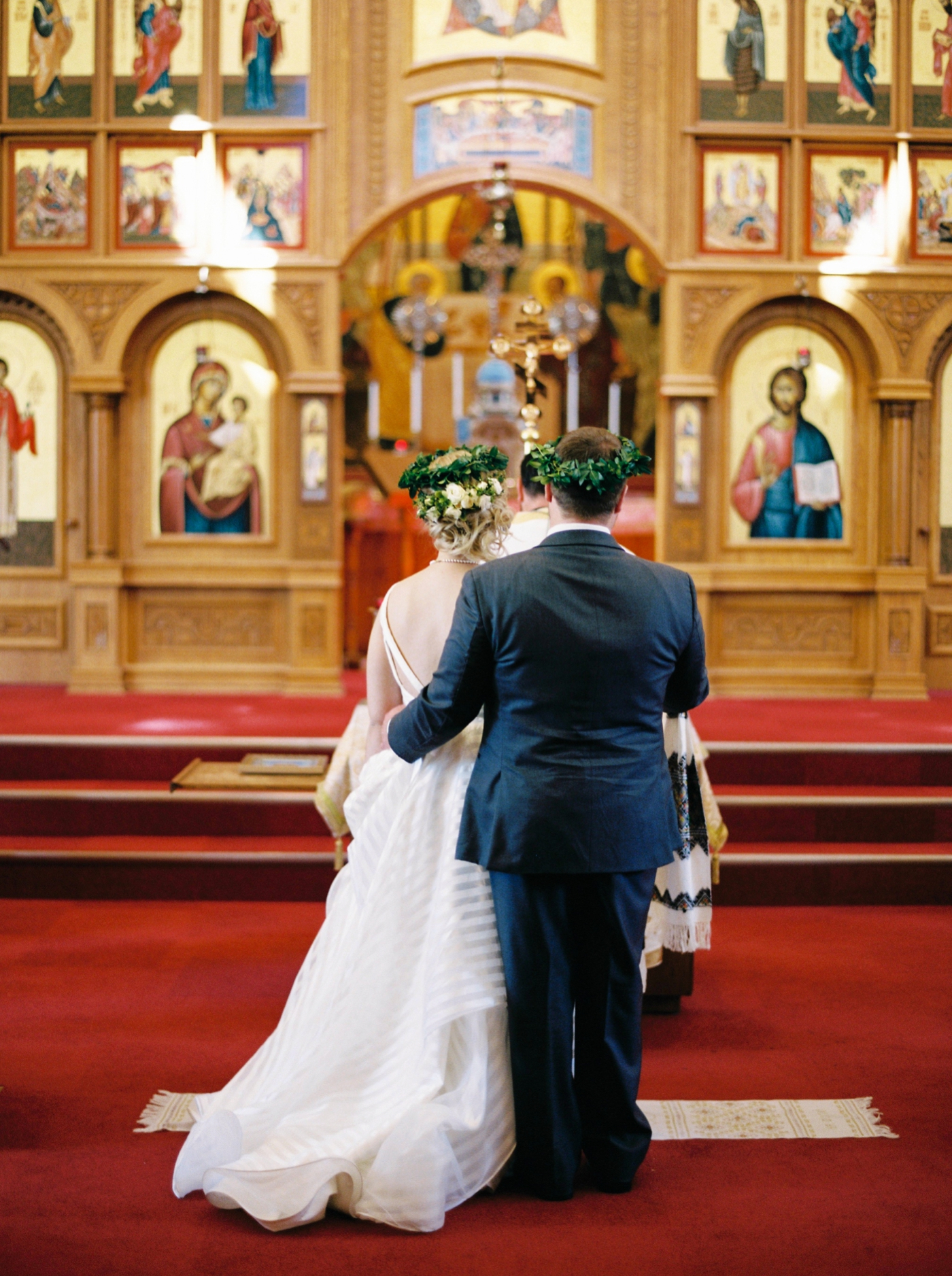 calgary wedding photographers | Ukrainian wedding | justine milton fine art photographer | Ukrainian Orthodox church ceremony