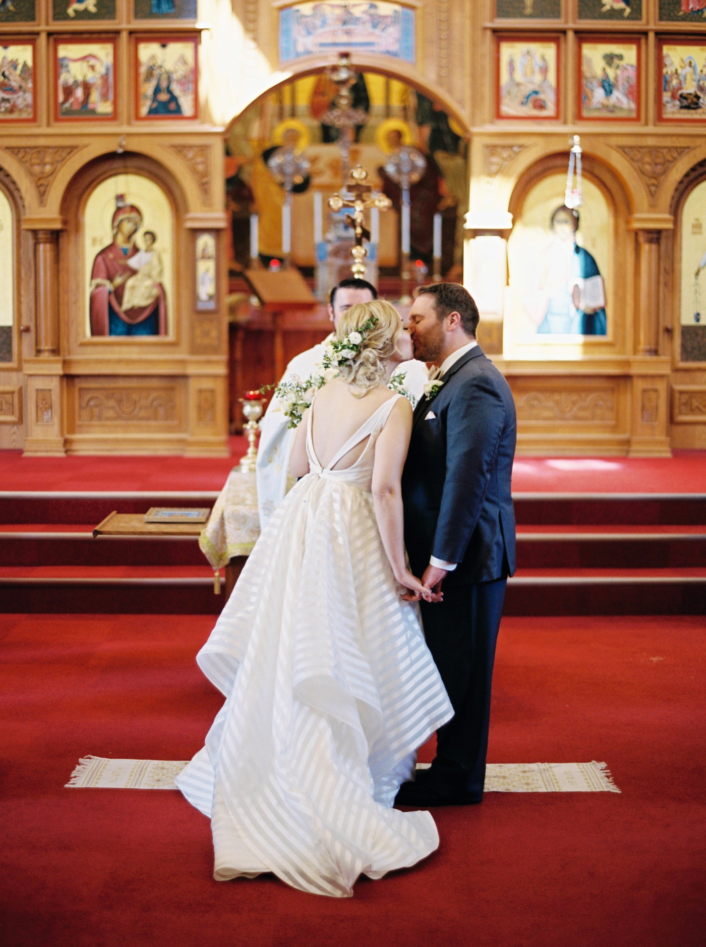 calgary wedding photographers | Ukrainian wedding | justine milton fine art photographer | Ukrainian Orthodox church ceremony
