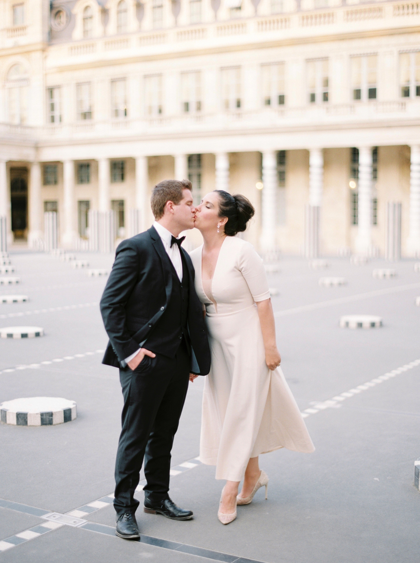 Paris weding photographers | pre wedding engagement session | fine art film photographer justine milton