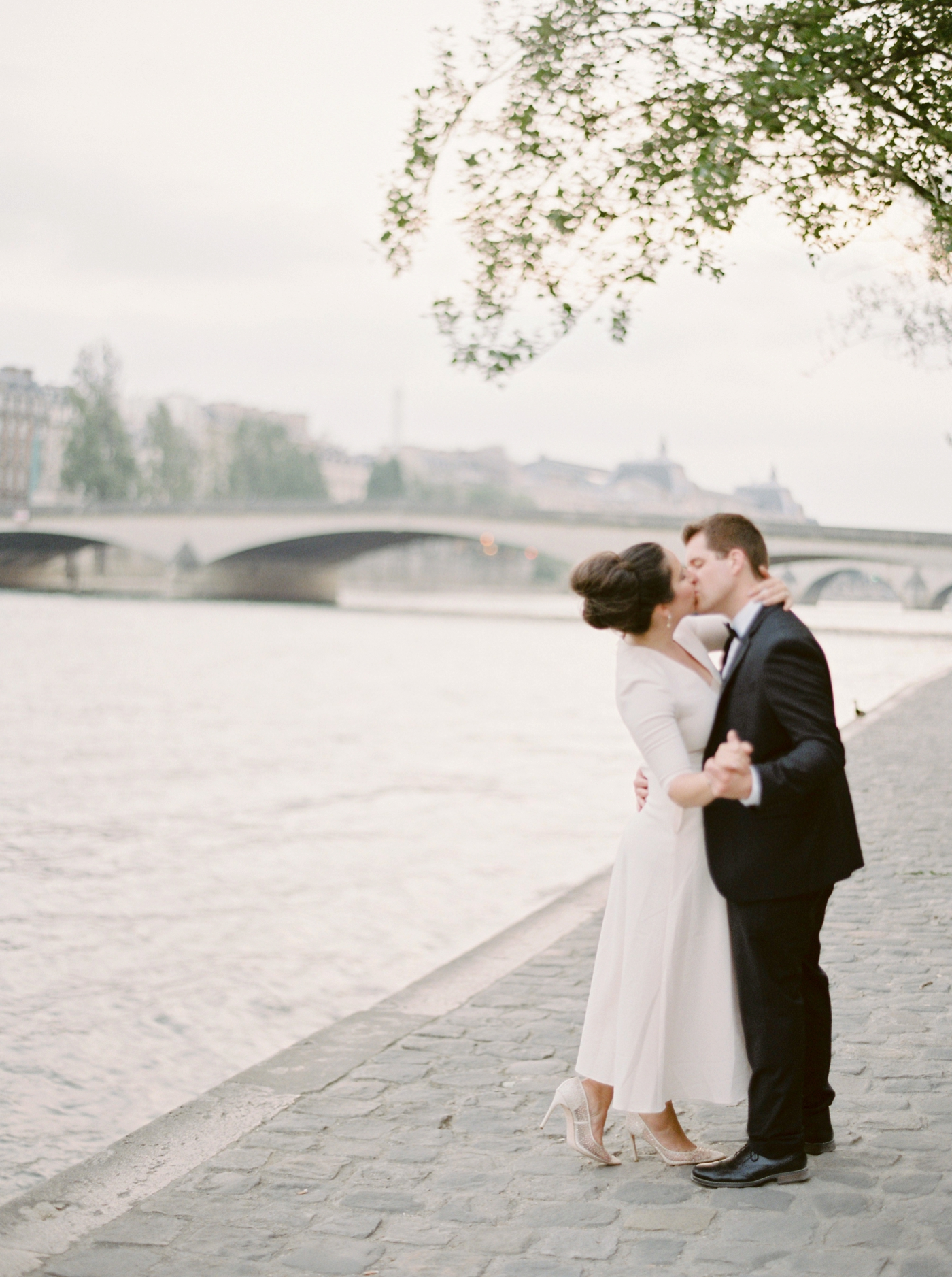 Paris weding photographers | pre wedding engagement session | fine art film photographer justine milton