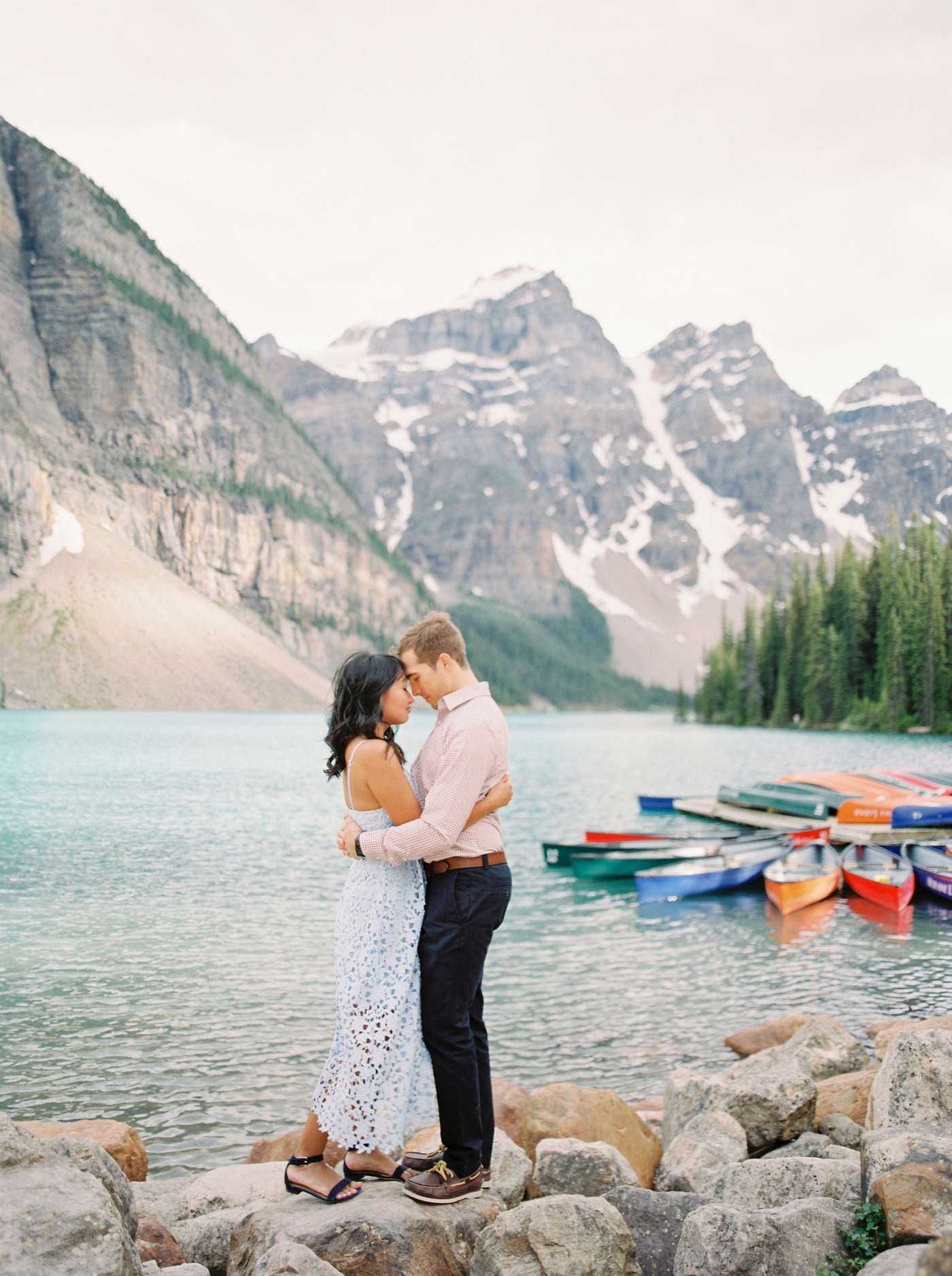 Moraine Lake Engagement Session | Banff wedding photographers | justine milton fine art photography