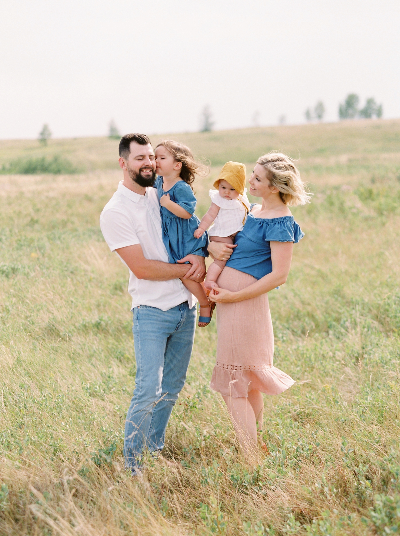calgary family photographers | mini session family photos summer | family photos outfit inspiration what to wear | justine milton fine art film photography