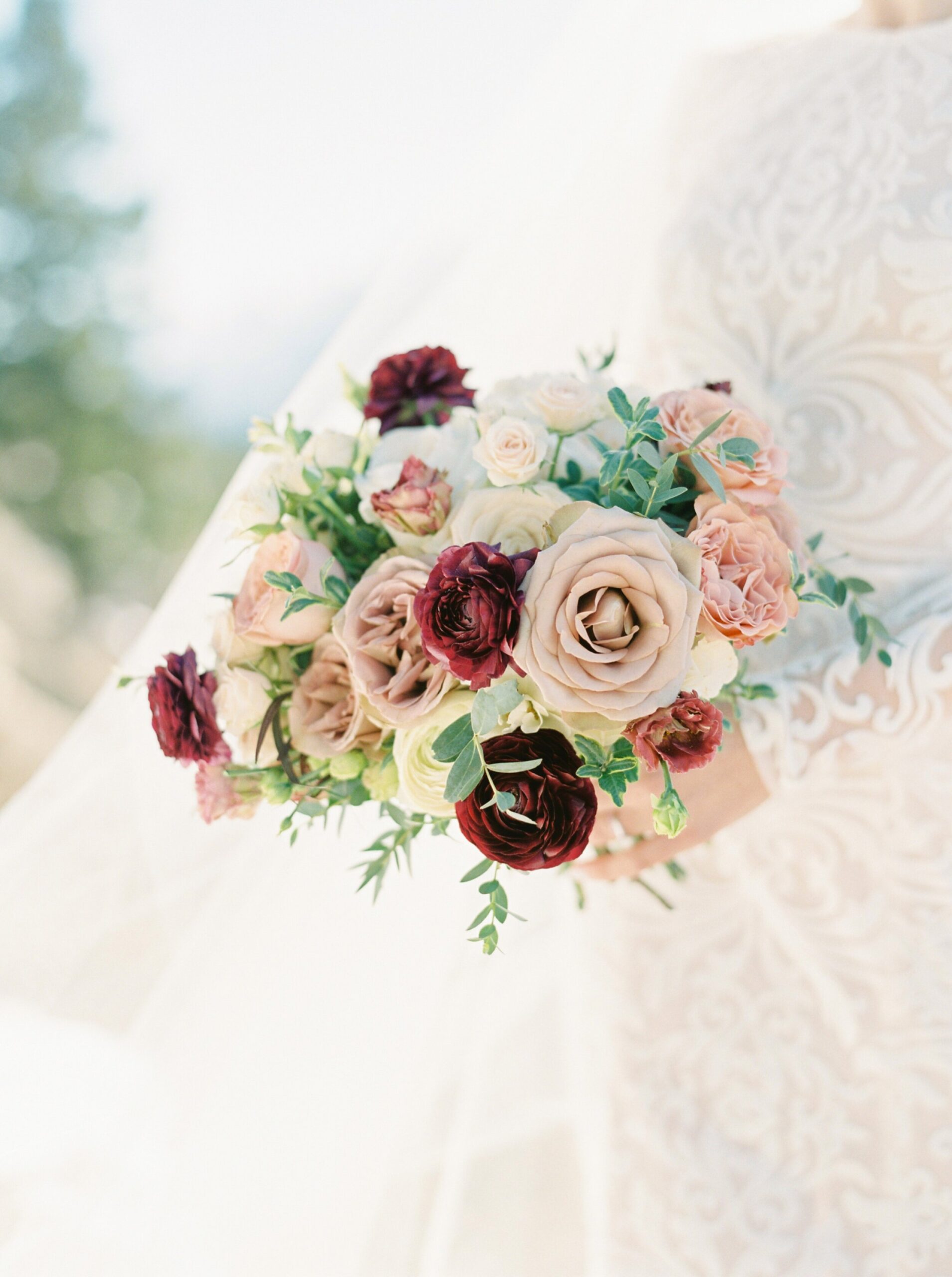  modern winter wedding warm tone fine art bridal bouquet | Banff Springs Wedding Photographer | Justine Milton fine art film wedding photography | bridal bouquet 