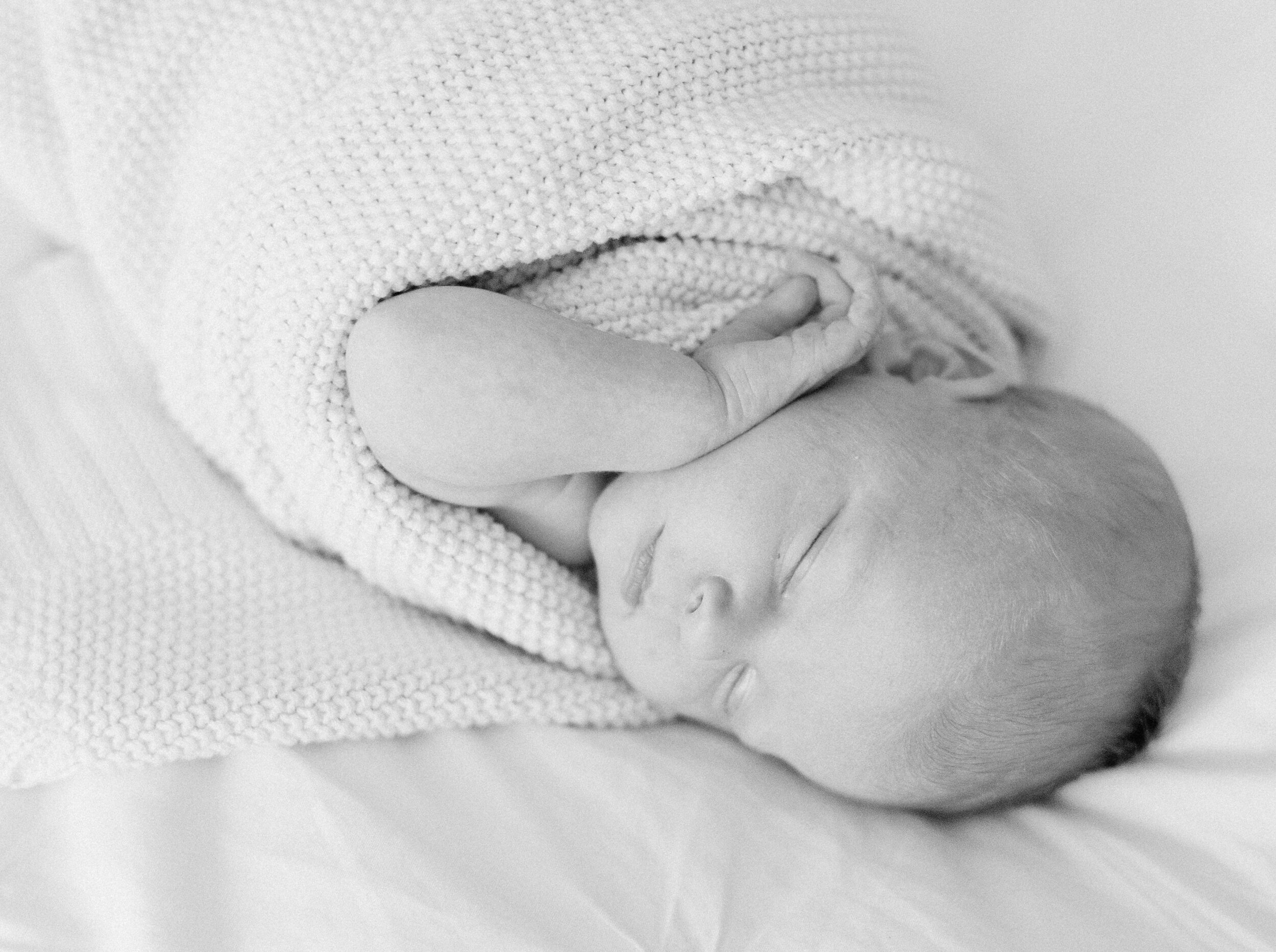  in home lifestyle newborn session | best newborn photographers in calgary | calgary family photography | fine art film Justine Milton 
