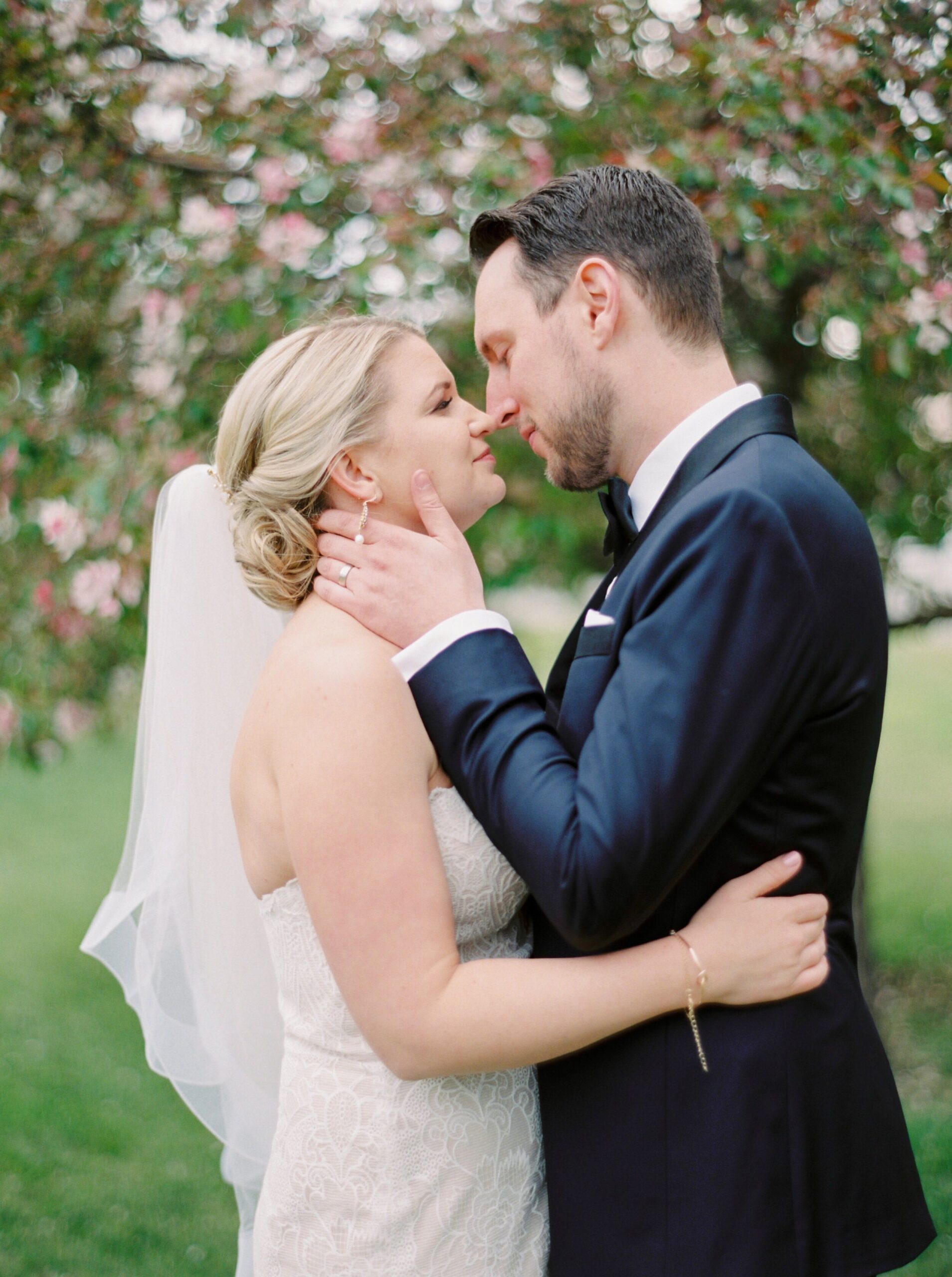  bride and groom pose ideas | Deane House Wedding | Calgary photographer | fine art film photography Justine Milton 