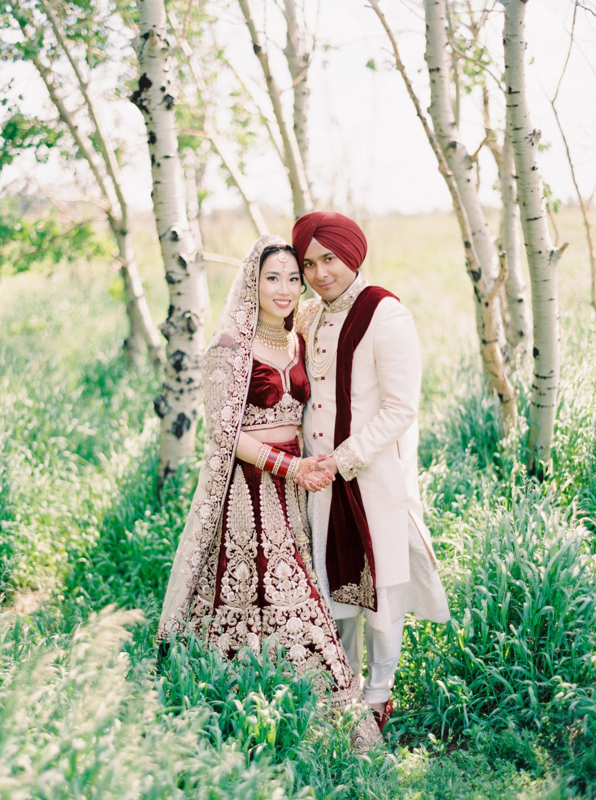  Traditional Sikh wedding couples poses and outfits | Indian Chinese Fusion Wedding | Calgary wedding photographers 