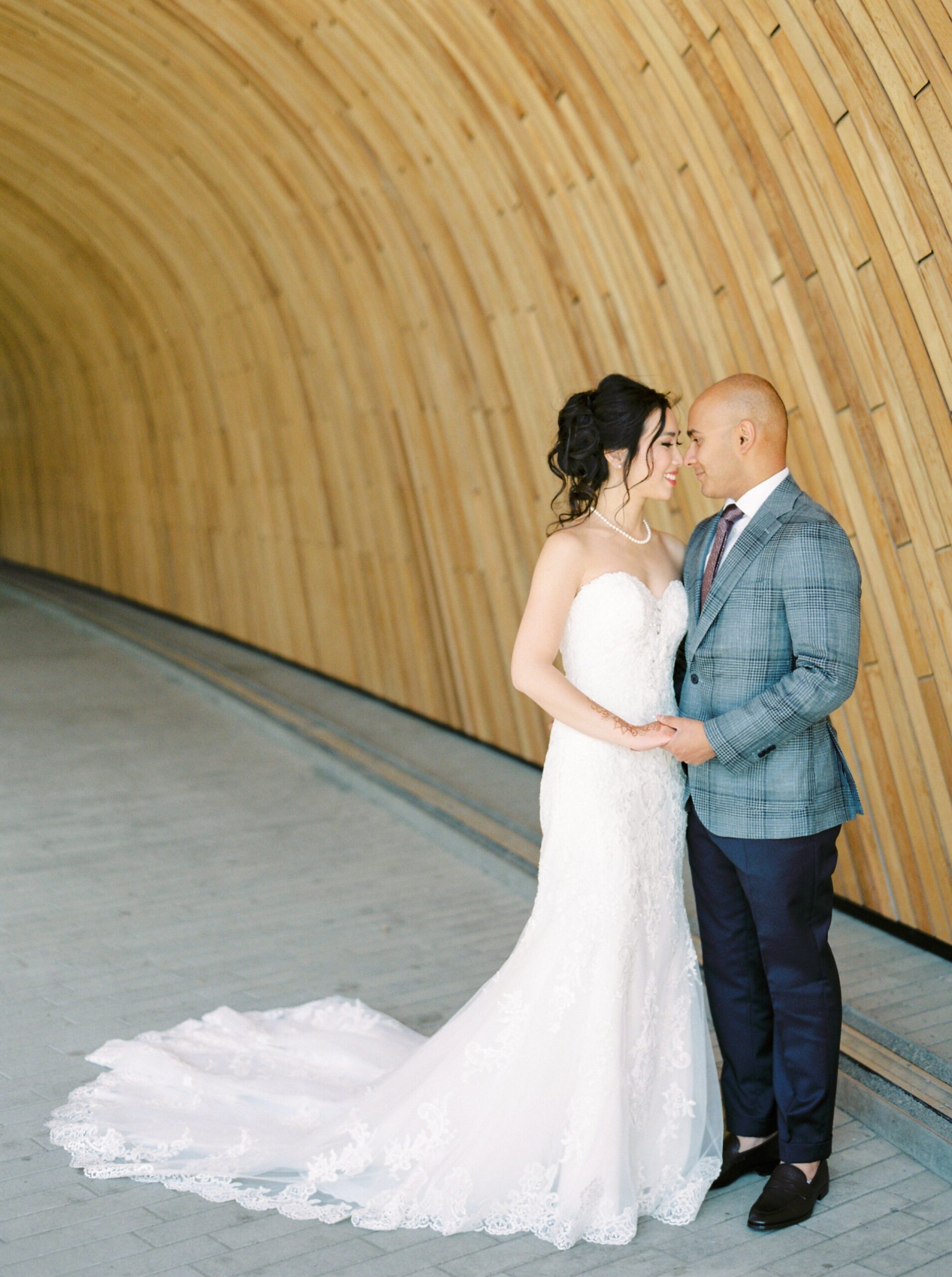  Couples pose ideas | calgary golf course wedding | calgary public library | Indian Chinese Fusion Wedding | Calgary wedding photographers 