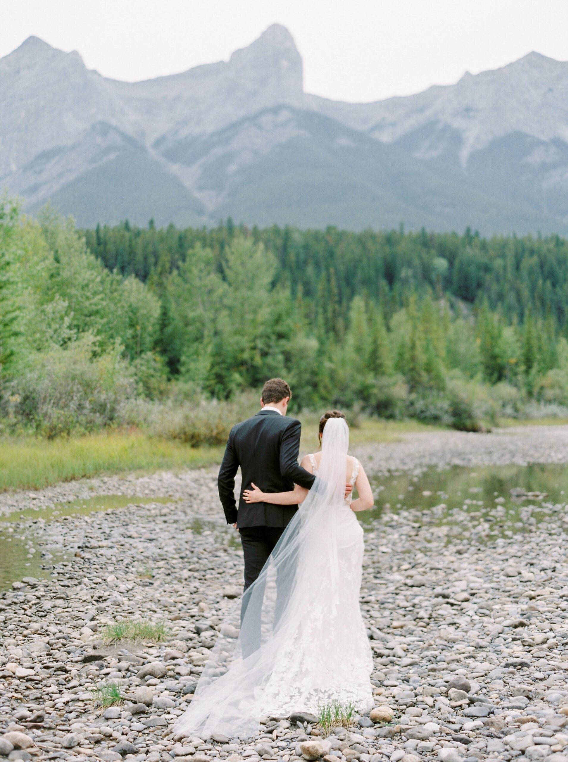  bride and groom portraits in the mountains | pose ideas | The Malcom Canmore Wedding Photographer | Fine Art film wedding photoraphy | portra 400 