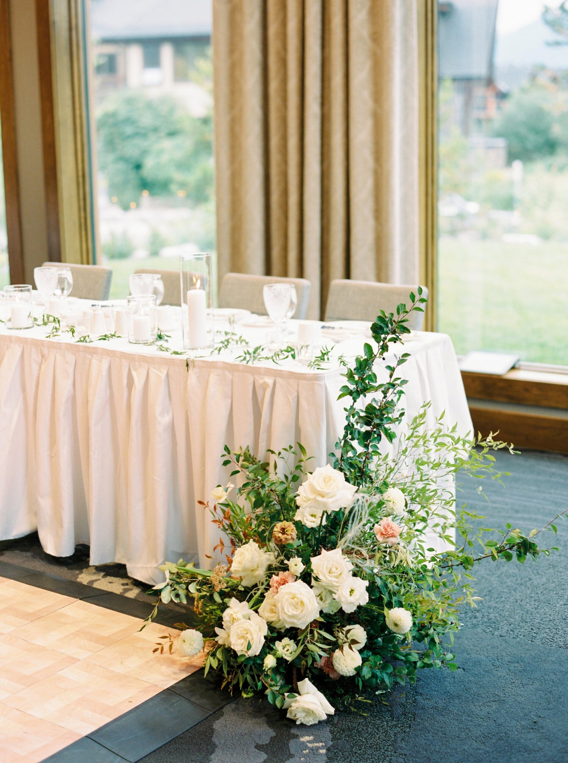  The malcome reception decor | The Malcom Canmore Wedding Photographer | Fine Art film wedding photoraphy | portra 400 