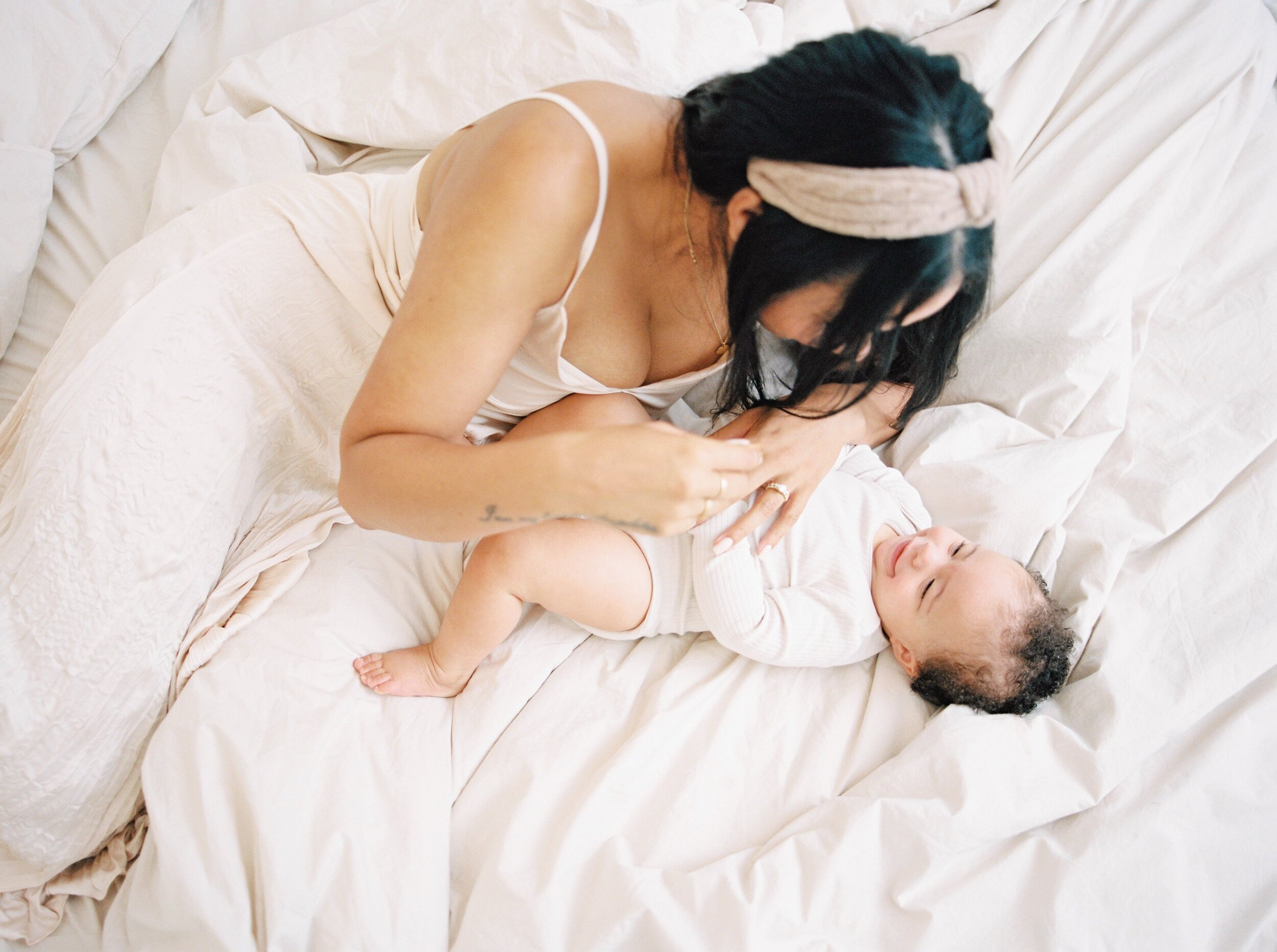  motherhood session | baby photographers | calgary family photographers | best photographer in calgary | fine art film family photography Justine Milton 