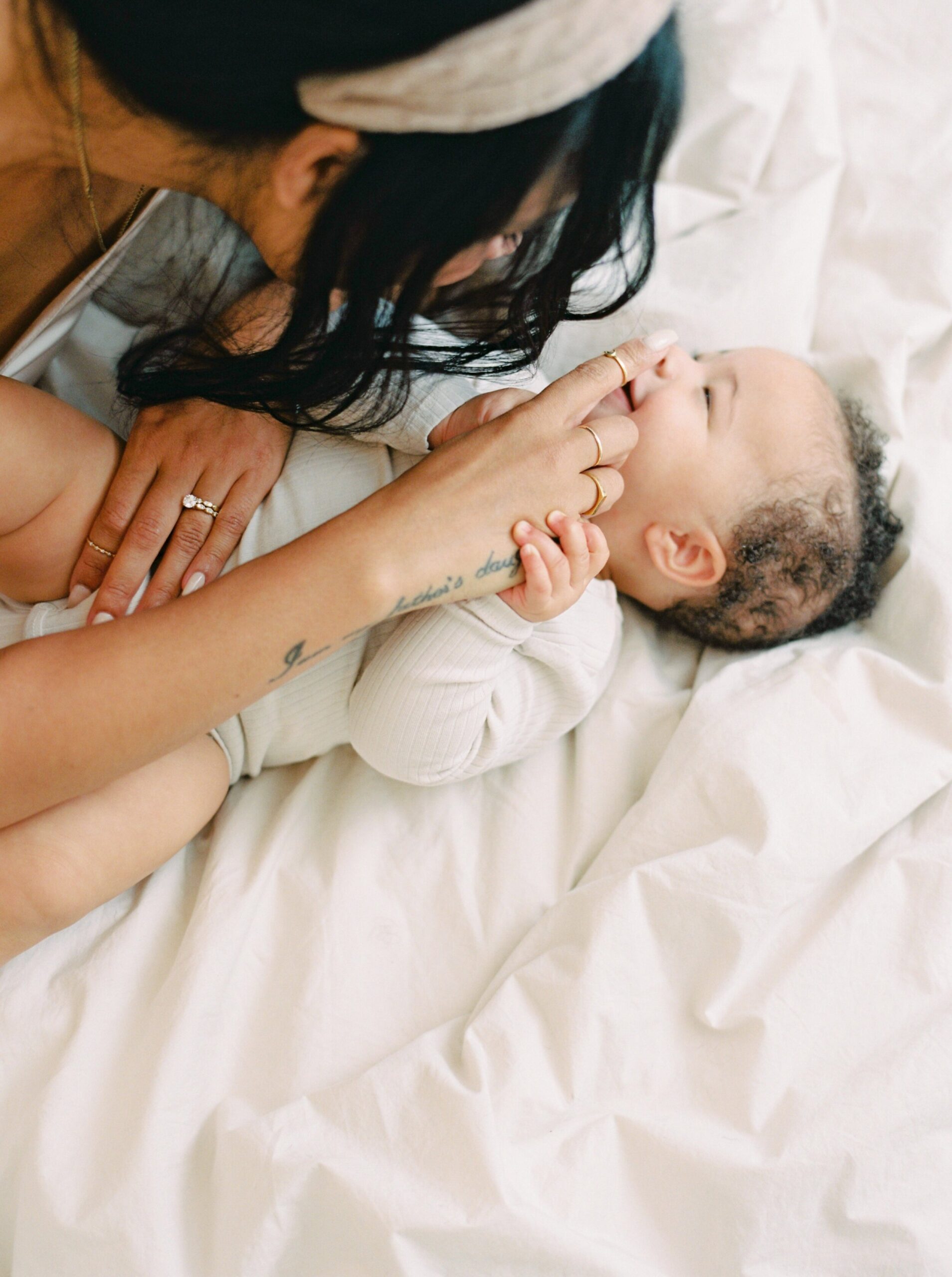  motherhood session | baby photographers | calgary family photographers | best photographer in calgary | fine art film family photography Justine Milton 