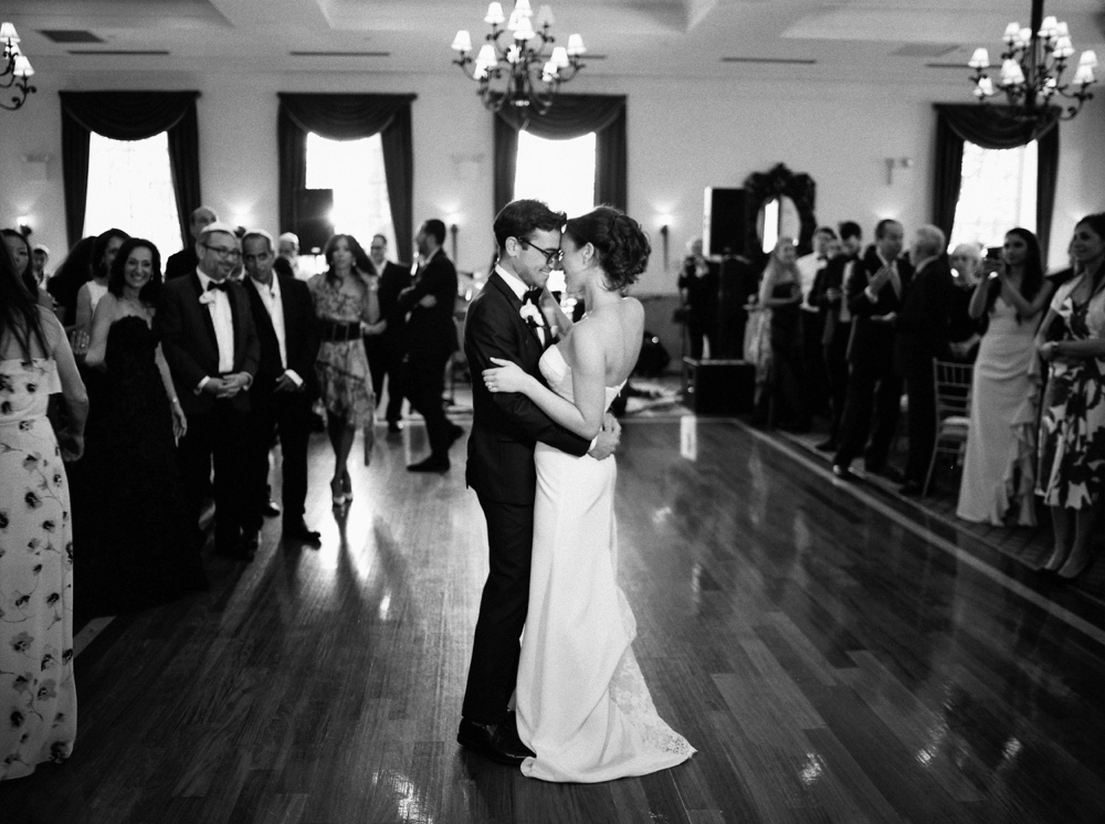 Bride and Groom First Dance| Jewish Wedding | New York Wedding Photographers | Brooklyn Dyker Heights Golf course | Justine Milton fine art film wedding photographers